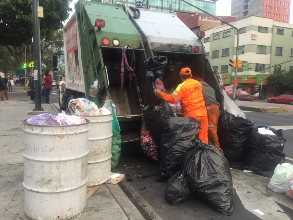 Llama el BID a prevenir contagios por COVID en trabajadores de residuos sólidos El Asegurador